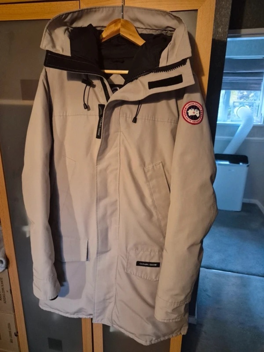 good Canada Goose Light Gray Men's Parka with Hood